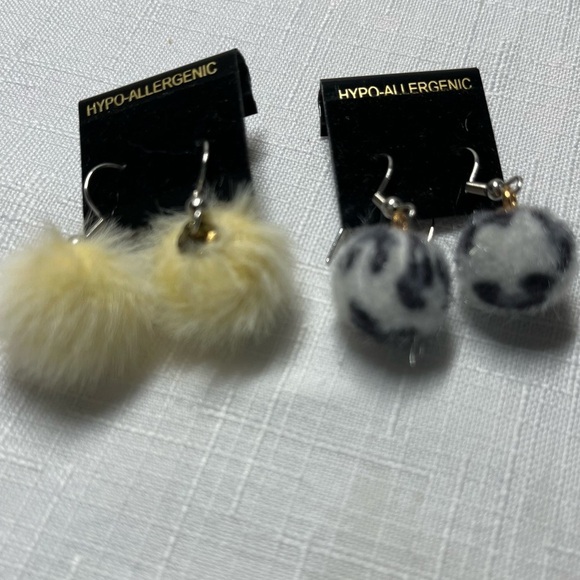 Pom Pom Fuzzy Cream and Gray Earrings. Handmade. Hypo allergenic - Picture 2 of 4